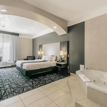 Hotel La Quinta By Wyndham Granbury